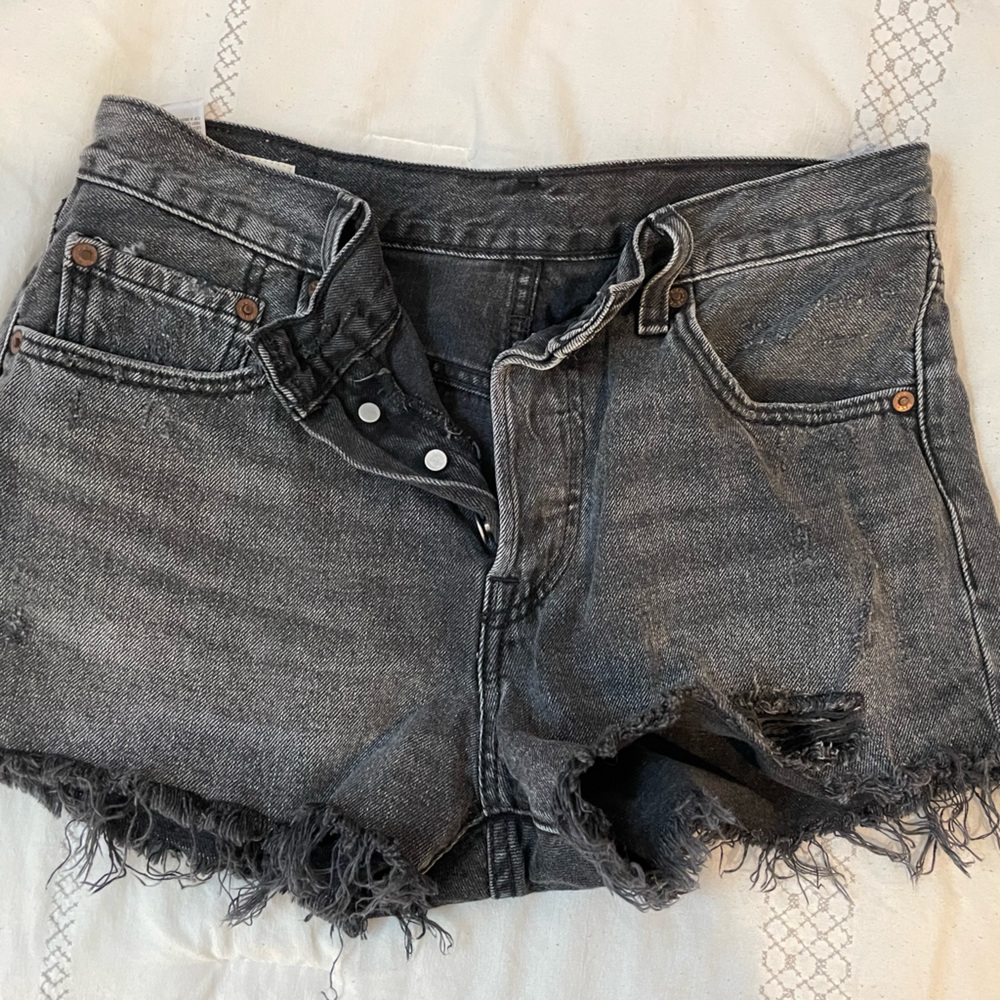 Distressed High Rise Levi Shorts - Picture 3 of 6